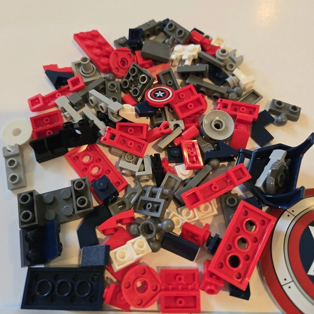 LEGO 76168 Marvel Avengers Captain America Mech Armor‎ Partial Set W Minifigs